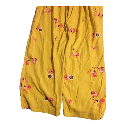 Women’s Yellow Flowered Dressy Pants.  NEW - GF Variety Shop